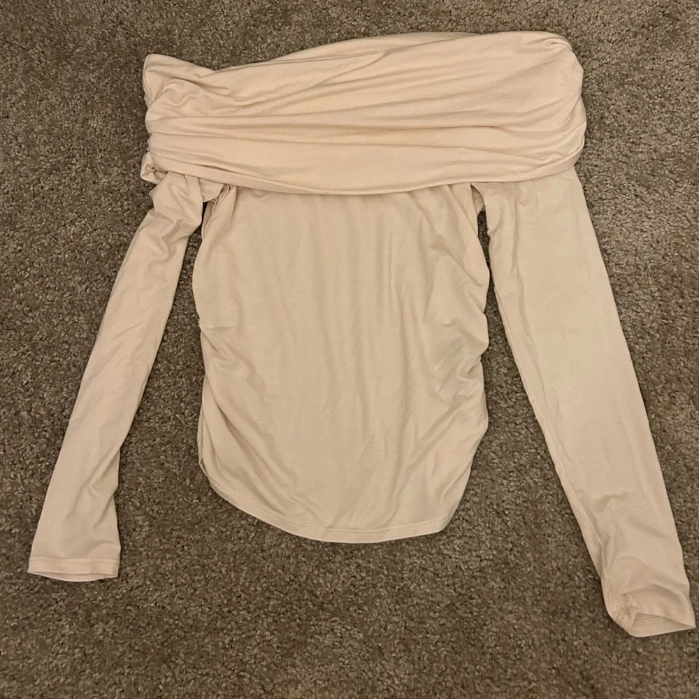 Reformation Florentina Cream Off the Shoulder Top - Picture 3 of 6
